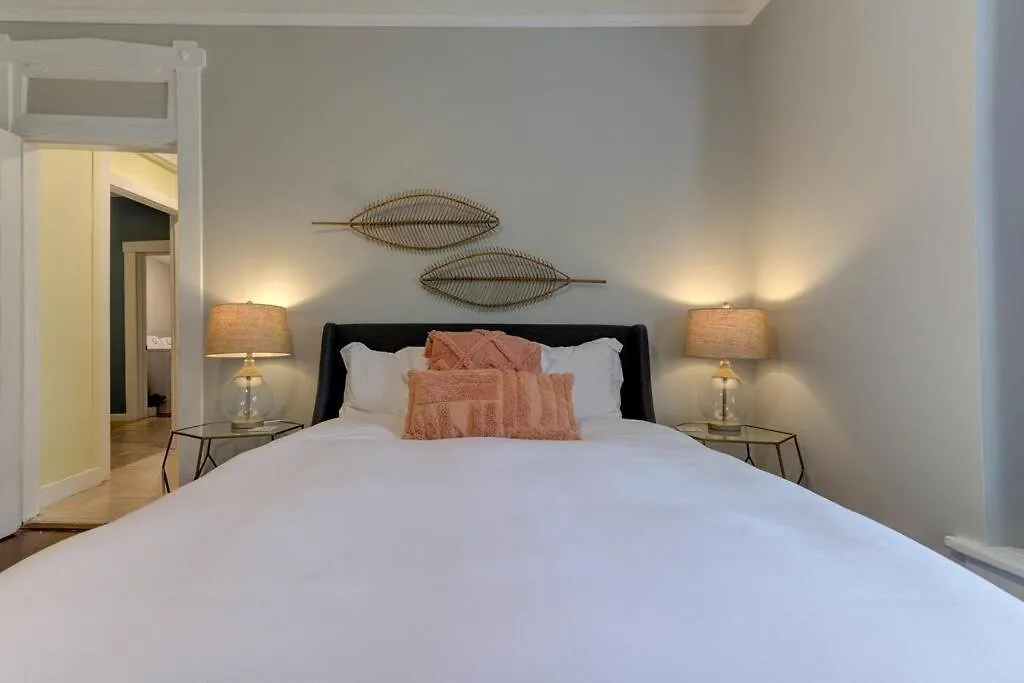 Bright & Charming Cottage With Fire Pit And Porch Swing - Close To Beale Street, Bbq, Graceland, And The Liberty Bowl Memphis Casa vacanze