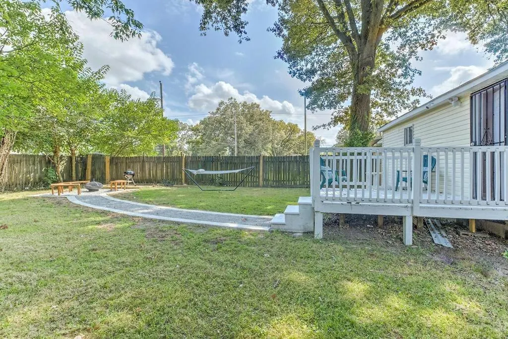 Bright & Charming Cottage With Fire Pit And Porch Swing - Close To Beale Street, Bbq, Graceland, And The Liberty Bowl Memphis 0*,